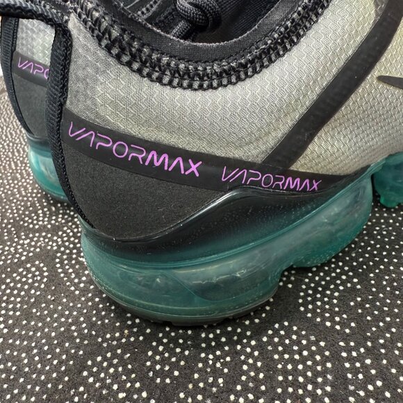 Nike Air VaporMax Flyknit Sneakers Size 5.5 - Picture 4 of 8